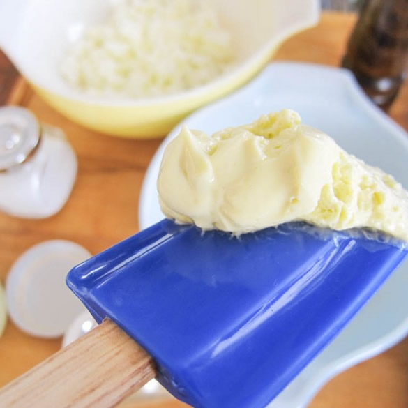 Homemade mayonnaise: Easier than I expected